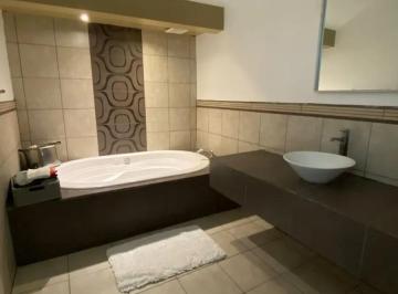 1 · Amplia Casa Amueblada: 2 Recámaras Master, Jacuzzi y Sótano en La Mesa