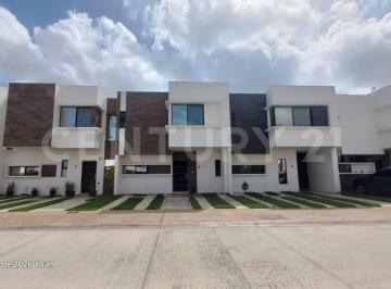 Casa · 163m² · 3 Recámaras · 3 Estacionamientos · Casa en Venta en Residencial Vitala Poligono Sur Cancun