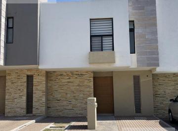 Casa en condominio · 91m² · 2 Recámaras · 2 Estacionamientos · Casa en Renta en Condominio Alanna, El Refugio, Querétaro, Qro.