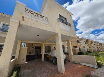 Casa · 97m² · 3 Recámaras · 2 Estacionamientos · Casa en Venta en Fraccionamiento Cerrado en Zempoala, Hidalgo