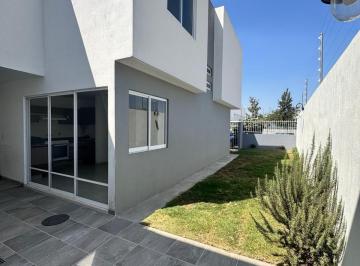 Casa de 3 habitaciones, San Pedro Tlaquepaque · Casa Jardin Lista Para Habitar