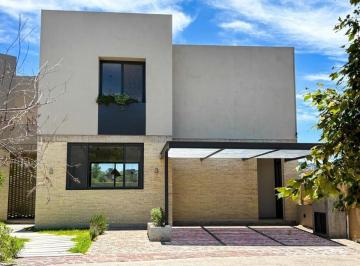 Casa en condominio de 3 habitaciones, Querétaro · Hermosa Casa en Venta, Condominio Laja, Altozano.