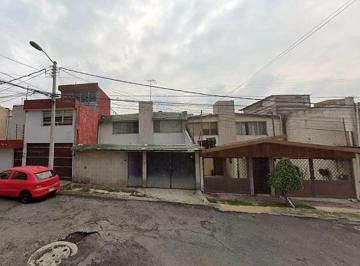 Casa de 2 habitaciones, Atizapán de Zaragoza · Venta de Casa en Recuperacion Bancaria en Tulipan, Jardines de Atizapan