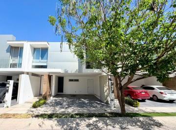 Casa de 3 habitaciones, León · Casa en Venta en Lomas Punta del Este con 3 Recámaras con Baño