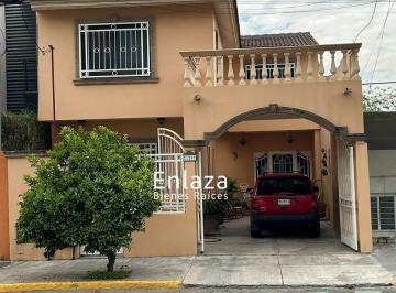 Casa en Venta en Av. Alfonso Reyes – Ubicación Estratégica cerca de UDEM y TEC · Casa en Alfonso Reyes