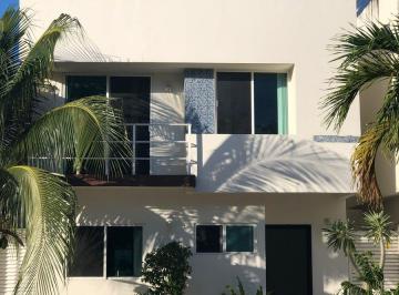 Casa · 137m² · 3 Recámaras · 2 Estacionamientos · Casa en Renta Sin Muebles Frente a La Alberca en Punta Estrella, Cancún