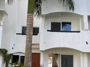 Casa · 276m² · 2 Estacionamientos · Casa - Playa del Carmen