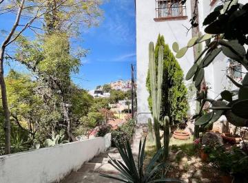 Casa · 302m² · 3 Recámaras · Casa en Paseo de La Presa en Venta