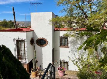 Casa · 302m² · 3 Recámaras · Casa en Paseo de La Presa en Venta