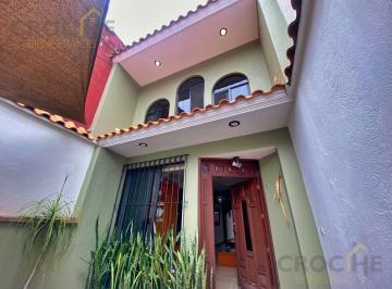 Casa · 244m² · 3 Recámaras · 2 Estacionamientos · Casa en Venta en Zona Centro de Xalapa Cerca de La Catedral