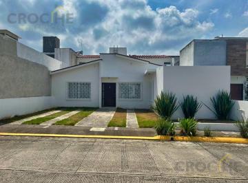 Casa · 144m² · 4 Recámaras · 3 Estacionamientos · Casa en Venta Fraccionamiento Xochiapan Coatepec Veracruz
