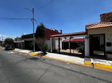 Casa de 2 habitaciones, Naucalpan de Juárez · Casa de un Nivel en Lomas Verdes | Seguridad 24/7 | Ideal Adultos Mayores