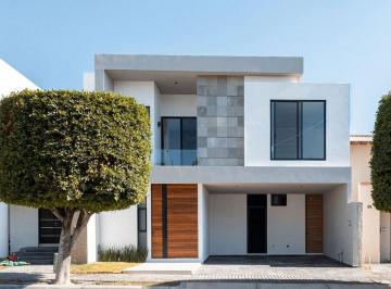 Casa · 269m² · 3 Recámaras · 2 Estacionamientos · Casa en Venta Paseo Orquideas, Cluster 222, Lomas de Angelopolis 1, Puebla