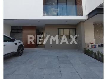 Casa en condominio · 222m² · 3 Recámaras · 2 Estacionamientos · Casa en Venta en El Corazón del Querétaro Moderno, El Nuevo Refugio. - (4)