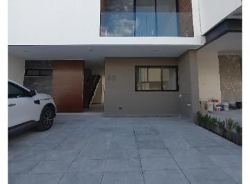Casa en condominio · 222m² · 3 Recámaras · 2 Estacionamientos · Casa en Venta en El Corazón del Querétaro Moderno, El Nuevo Refugio. - (4)