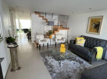 Casa · 270m² · 3 Recámaras · 2 Estacionamientos · Casa en Venta en Tlacopac, Cerca de San Ángel