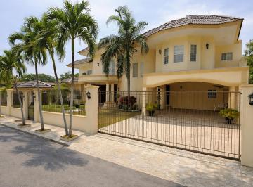 Casa de 5 habitaciones, Tampico · Venta de Casa en La Colonia Petrolera en Tampico en Tamaulipas