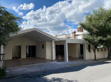 Casa de 4 habitaciones, San Pedro Garza García · Casa con 500 m² de Superficie de Terreno, 4 Recámaras en Venta en Zona Bosques del Valle