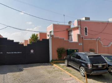 Casa de 3 habitaciones, Cuautitlán Izcalli · Casa en Venta en Paseo del Alba 230 en San Santiago Tepalcapa en Cuautitlán Izcalli, Edo. México