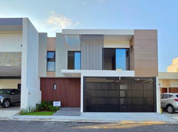 Casa Venta 200m² de 4 habitaciones · Casa en Venta con Alberca y Jardín, 4 Recamaras en Lomas Diamante