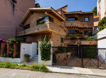 Casa de 4 habitaciones, Naucalpan de Juárez · Venta de Casa en La Colonia Lomas de Tecamachalco en Naucalpan de Juarez en El Estado de Mexico