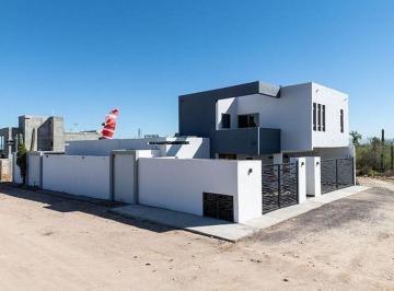 0189507cd6de00b56c5746e4e0e0da82a14376a00e207bb644f64ea101134dc0 · Calle 9 Casa Cardenal