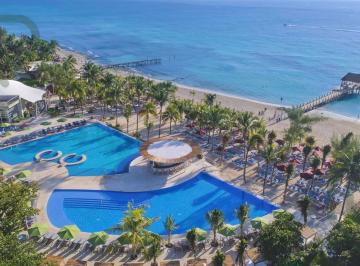 Departamento · 144m² · 3 Recámaras · 2 Estacionamientos · Departamento de 3 Habitaciones en Venta en Playa del Carmen a 8 Min de La 5ta Av | con Jardin