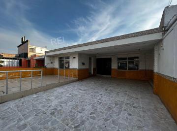 CASA DE UNA SOLA PLANTA CON USO DE SUELO COMERCIAL EN AVENIDA PRINCIPAL
La prop · Casa en Renta Colonia Paseos del Sol Zapopan