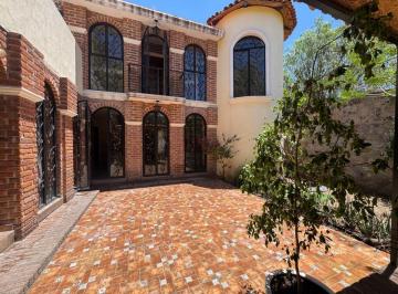Casa de 4 habitaciones, León · Casa en Venta, Fracc Portones del Carmen. León, Guanajuato