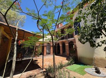 Casa de 4 habitaciones, León · Casa en Venta, Fracc Portones del Carmen. León, Guanajuato