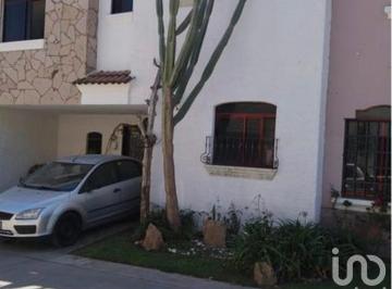 Casa · 158m² · 3 Recámaras · 2 Estacionamientos · Casa en Venta Ciudad Granja Zapopan Jalisco