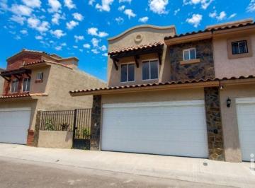 Casa · 158m² · 3 Recámaras · 2 Estacionamientos · Casa en Renta en Fraccionamiento Real Madeira, Privada Tavira, Pachuca, Hgo.