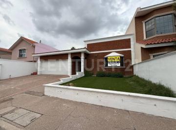 Casa · 320m² · 3 Recámaras · 4 Estacionamientos · Casa en Venta en Residencial Campestre Cd de Chihuahua.