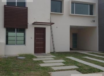 Casa · 300m² · 3 Recámaras · 2 Estacionamientos · Casa en Coto Diamante