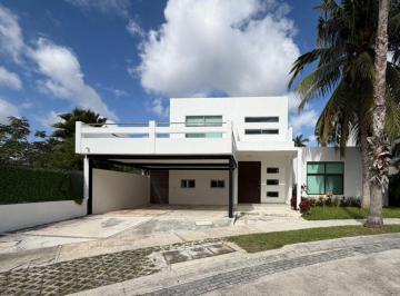 Casa de 4 habitaciones, Benito Juárez · Casa en Renta en Residencial Villa Magna Cancun