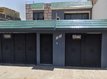Casa de 4 habitaciones, Iztacalco · Casa en Iztacalco, Patio, Cerca de Cch Oriente, Mercado, Hospital, Centro Comercial y Vias Rapidas.