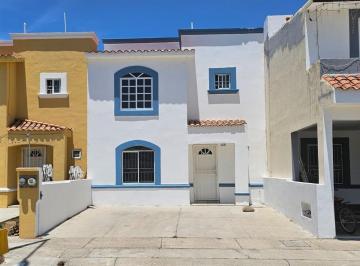 Casa · 300m² · 3 Recámaras · 2 Estacionamientos · Casa - Fraccionamiento Real Pacífico