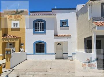 Casa · 300m² · 3 Recámaras · 2 Estacionamientos · Casa - Fraccionamiento Real Pacífico