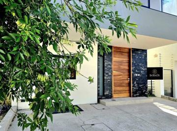 Casa de 5 habitaciones, Zapopan · Bosques Vallarta, Casa en Venta con 5 Habitaciones y Roof Garden