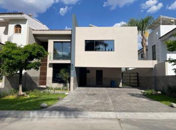 Casa de 3 habitaciones, Zapopan · Casa en Renta