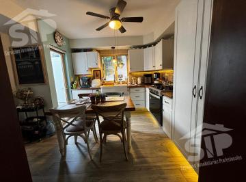 Casa · 290m² · 3 Recámaras · 2 Estacionamientos · Venta de Casa Al Norte Res Doctores en Saltillo
