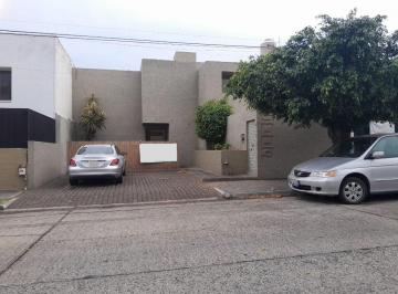 Casa de 5 habitaciones, Zapopan · Casa en Venta en Jardines Guadalupe, Zapopan, Jalisco