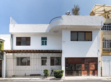 Casa de 4 habitaciones, Coyoacán · Casa Remodelada en Venta en Prado Churubusco