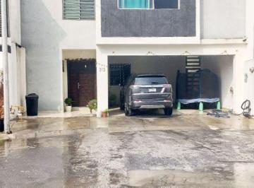 Casa de 3 habitaciones, Guadalupe · Casa en Venta en Galerías de Camino Real