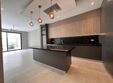 Casa · 293m² · 3 Recámaras · 2 Estacionamientos · Casa en Venta en Brisas del Vergel Monterrey N. L.