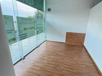 Local comercial · 100m² · 1 Estacionamiento · Localen Renta