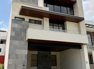 Casa de 4 habitaciones, Xalapa · Exclusiva Residencia con Diseño Moderno, Roof Garden y Seguridad Privada