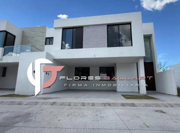 Casa en condominio · 248m² · 3 Recámaras · 2 Estacionamientos · Casa en Venta en Fracc. Abadía Al Sur de La Ciudad P