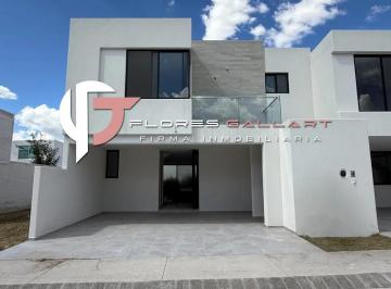 Casa en condominio · 238m² · 3 Recámaras · 2 Estacionamientos · Casa en Venta en Fracc. Abadía Al Sur de La Ciudad P