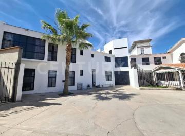 Casa · 365m² · 7 Recámaras · 7 Estacionamientos · Casa en Venta, con Amplio Jardin y Departamento Independiente